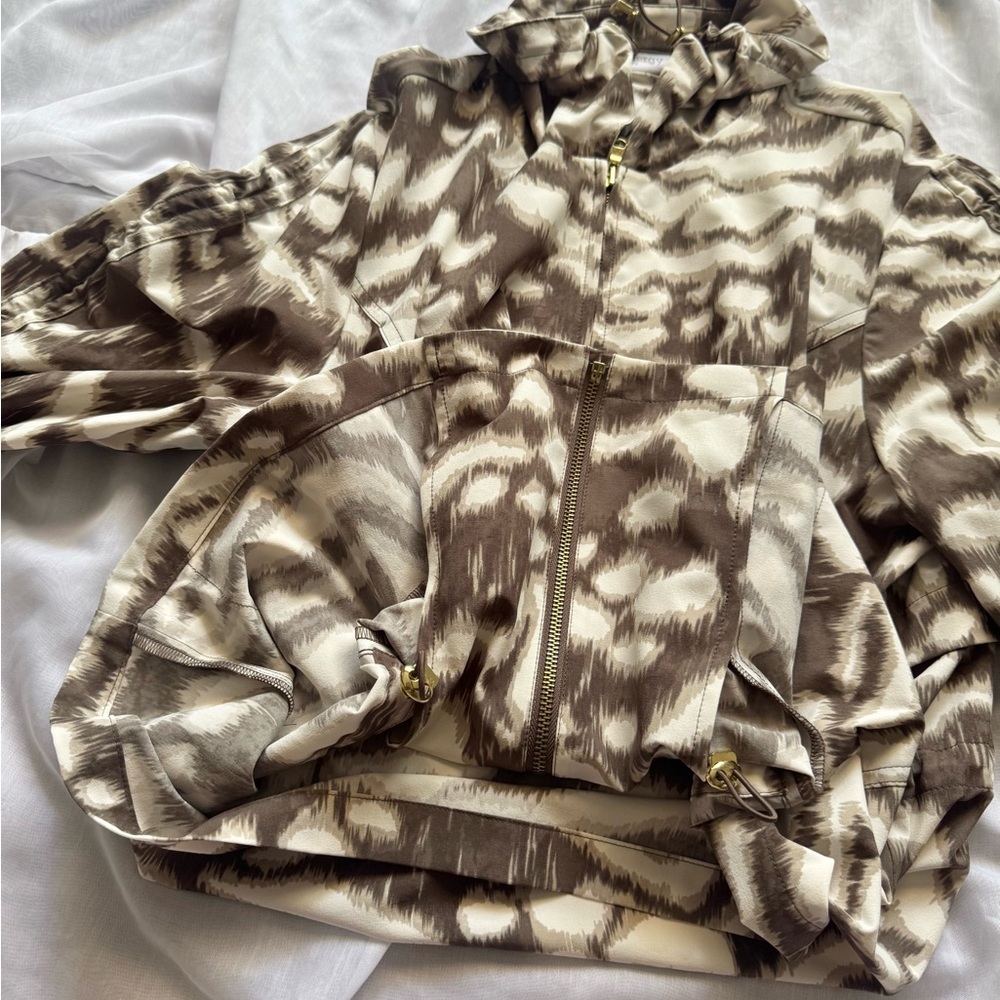 Zenergy by Chico's Animal Print Anorak Jacket - Picture 8 of 9